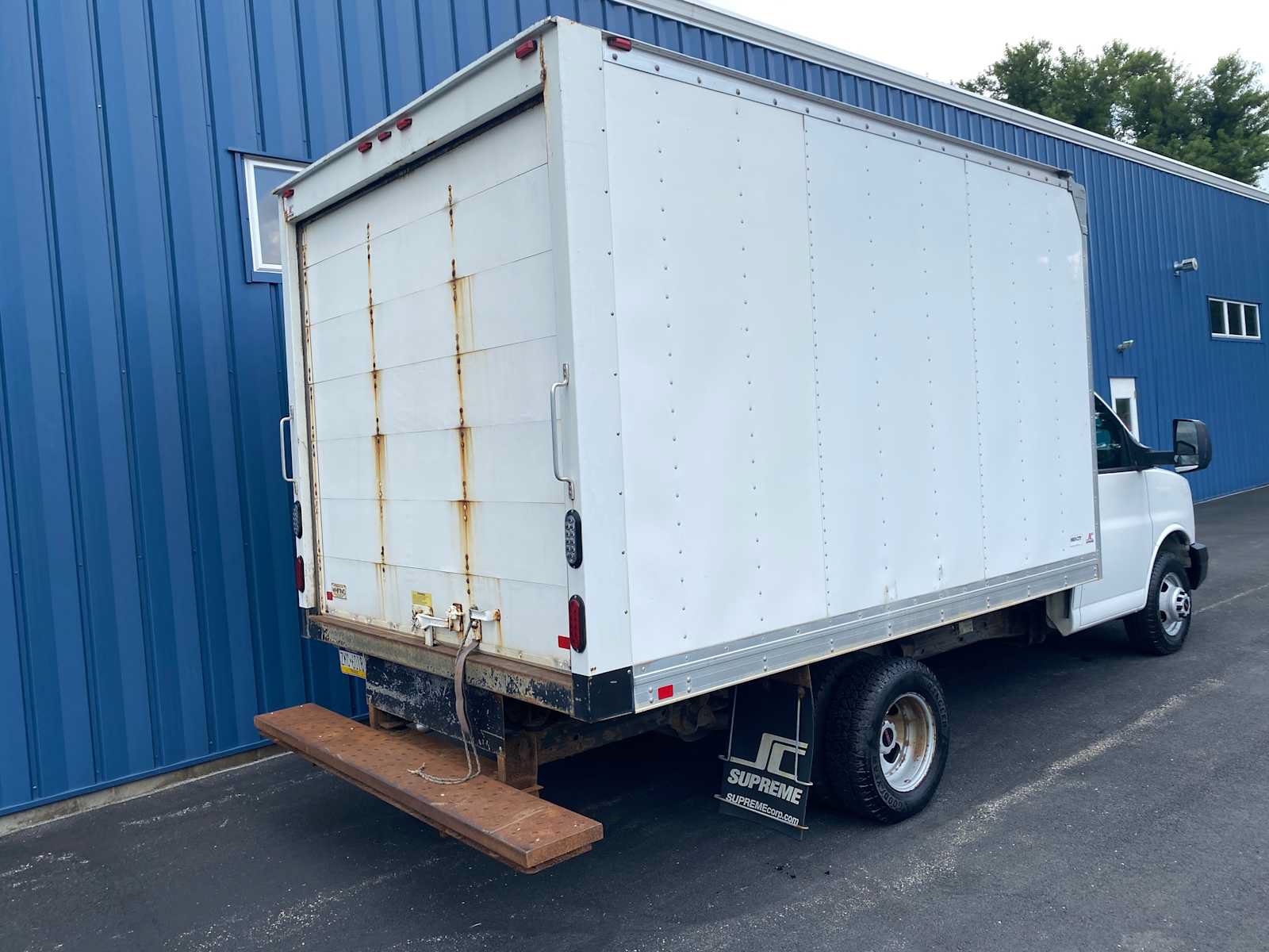 Used 2015 GMC Savana 3500 RWD image 4