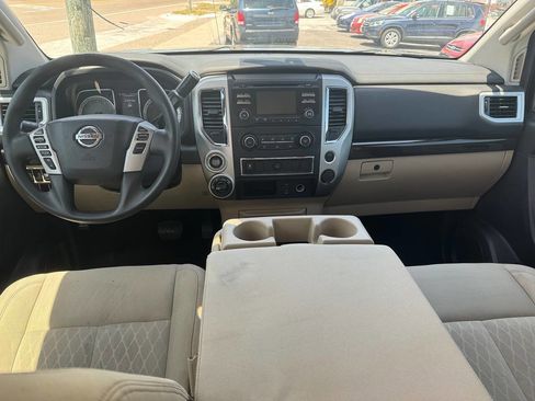 Used 2017 Nissan Titan SV image 16