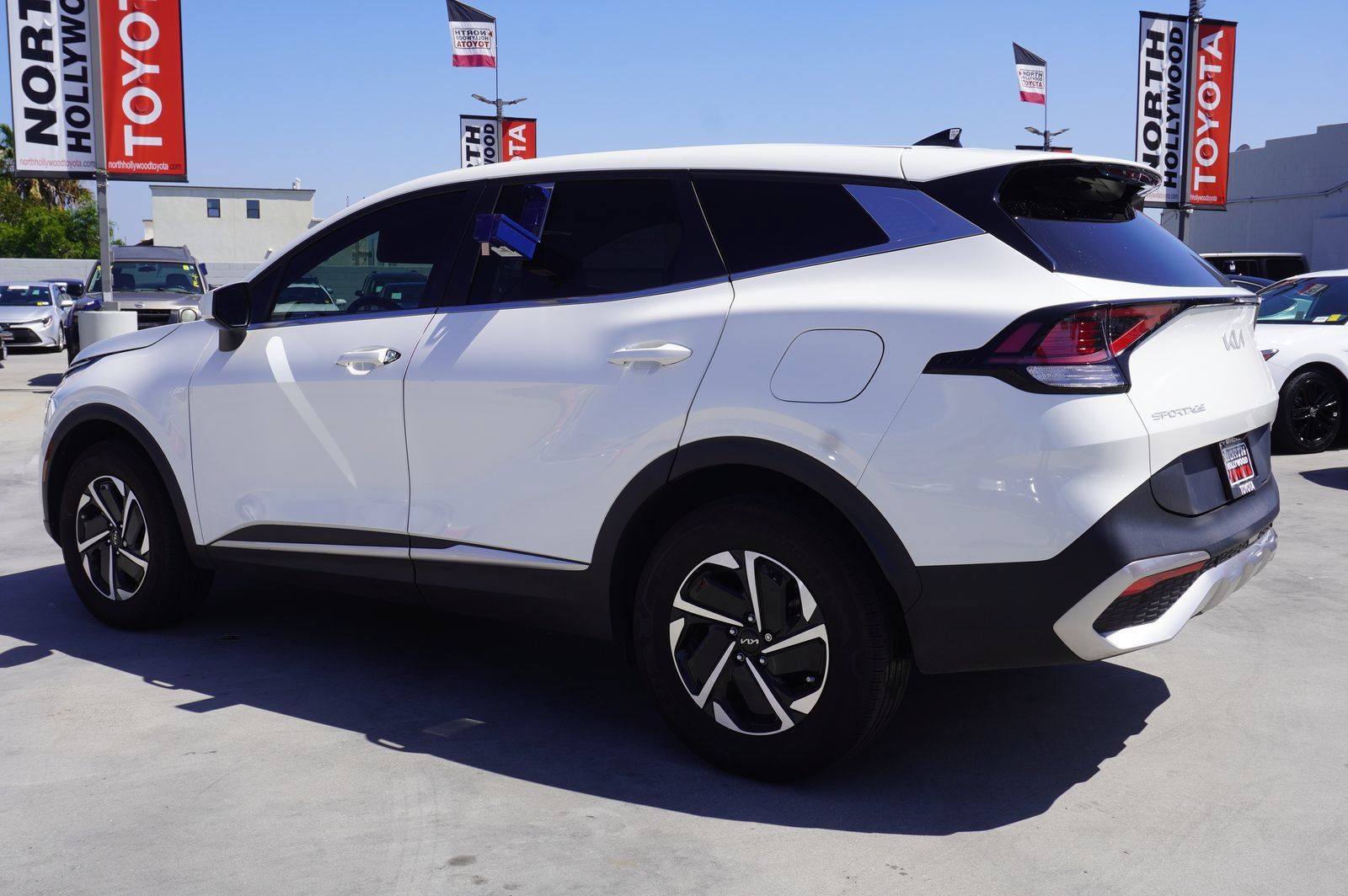 Used 2023 Kia Sportage LX AWD/4WD image 4