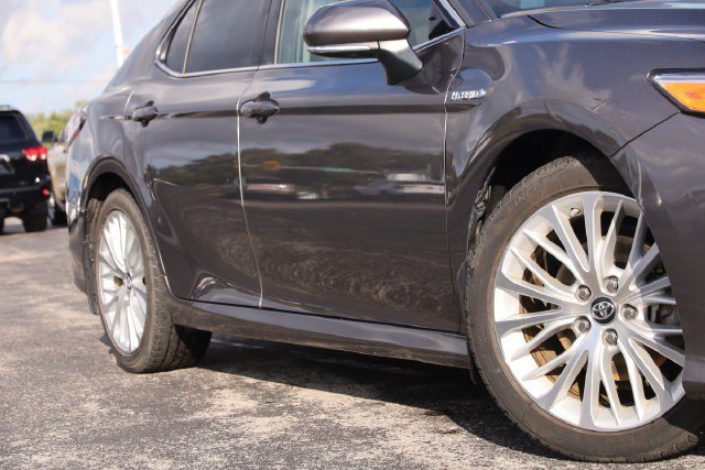Used 2019 Toyota Camry XLE w/ Driver Assist Package FWD image 3