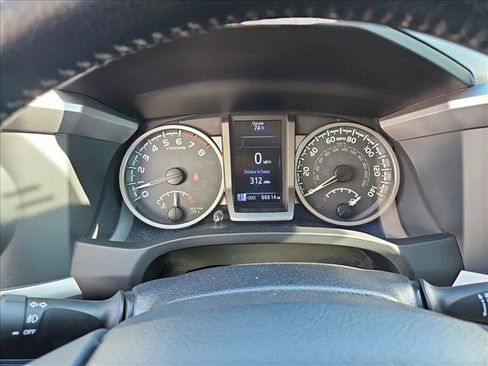 Used 2019 Toyota Tacoma SR5 image 11