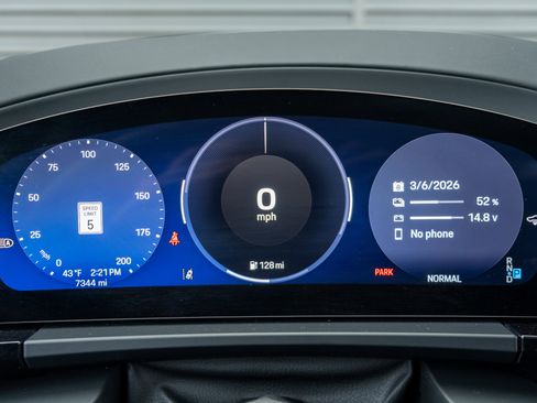 Certified 2025 Porsche Macan Turbo Electric image 34