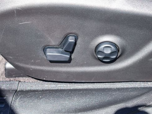 Used 2016 Jeep Cherokee Limited image 10