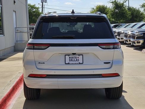 New 2026 Jeep Grand Cherokee Summit AWD/4WD image 4