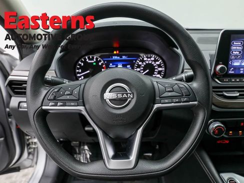 Used 2023 Nissan Altima 2.5 SV image 10