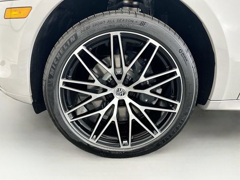 Used 2026 Porsche Macan AWD/4WD image 31