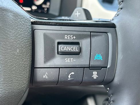 Certified 2025 Nissan Rogue SL FWD image 28