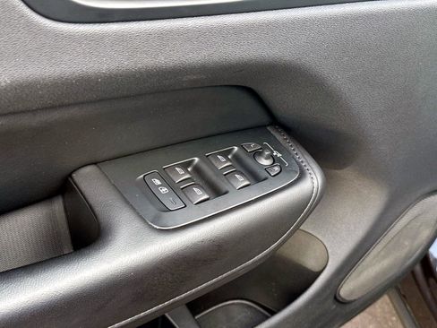 Certified 2025 Volvo XC60 B5 Plus image 18