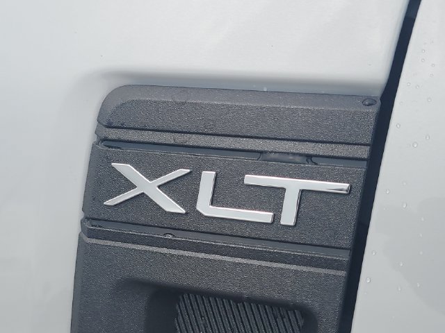 New 2026 Ford Maverick XLT w/ XLT Luxury Package FWD image 9