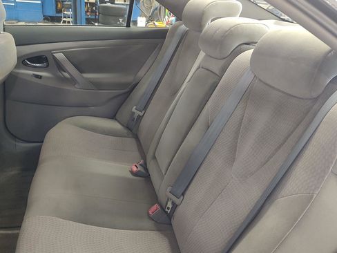 Used 2010 Toyota Camry LE FWD image 14