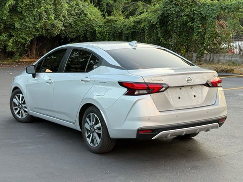 Used 2020 Nissan Versa SV FWD image 3