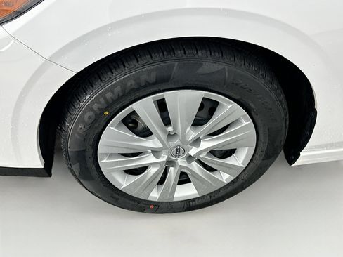 Used 2024 Nissan Sentra S image 11