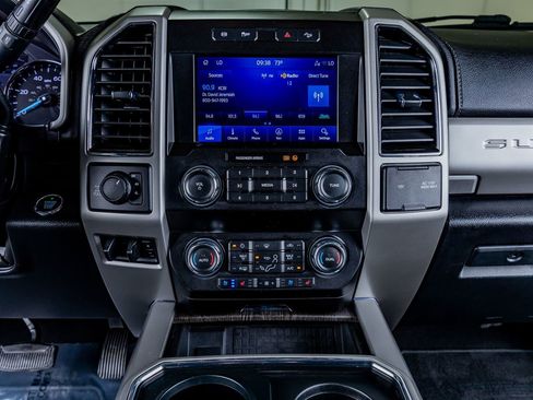 Used 2021 Ford F250 Lariat w/ Lariat Ultimate Package AWD/4WD image 22