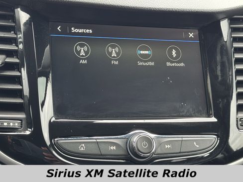 Used 2019 Chevrolet Trax LT w/ LT Convenience Package image 8