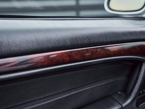 Used 2002 Mercedes-Benz SL 500 w/ SL2 Option Pkg image 28