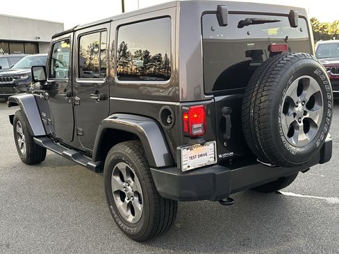 Used 2018 Jeep Wrangler Unlimited Sahara w/ Connectivity Group image 6