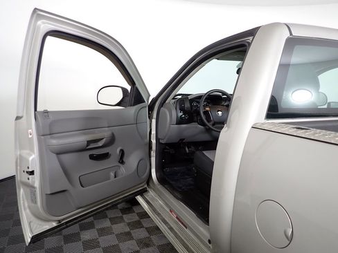 Used 2009 Chevrolet Silverado 1500 W/T RWD image 22