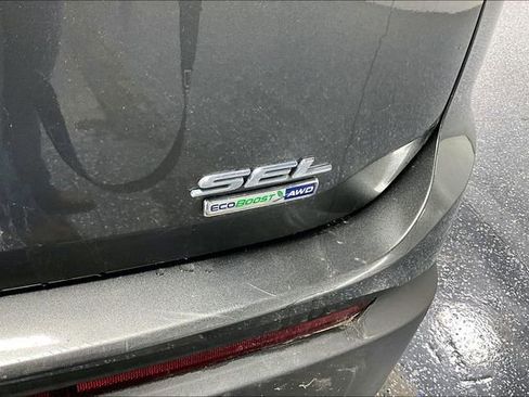 Used 2017 Ford Edge SEL image 21