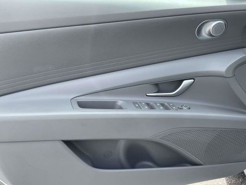 Certified 2026 Hyundai Elantra SE FWD image 13