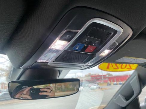 Used 2024 RAM 1500 Laramie image 25