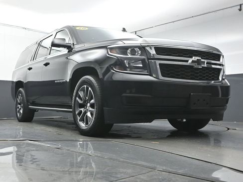Used 2020 Chevrolet Suburban LT image 31