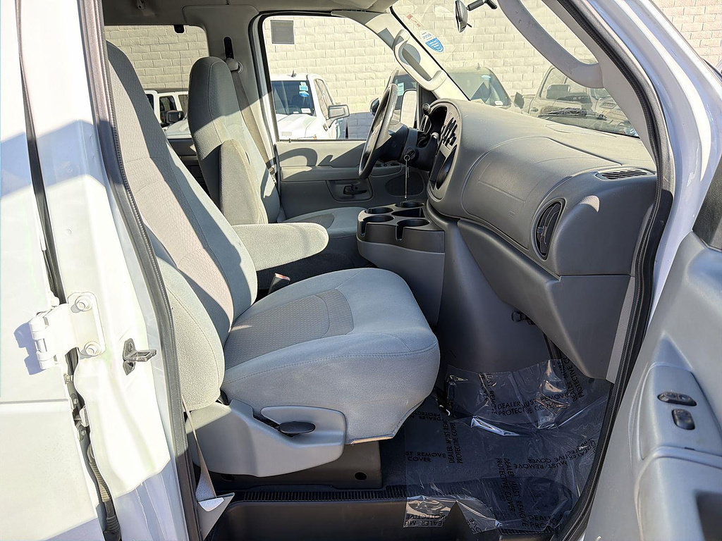 Used 2008 Ford E-350 and Econoline 350 XLT RWD image 21