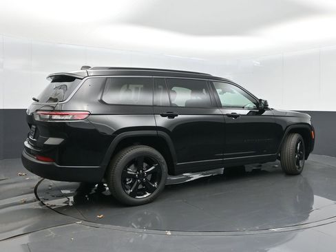 New 2026 Jeep Grand Cherokee L Limited w/ Limited Altitude Package AWD/4WD image 7
