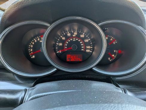 Used 2011 Kia Sorento LX image 12