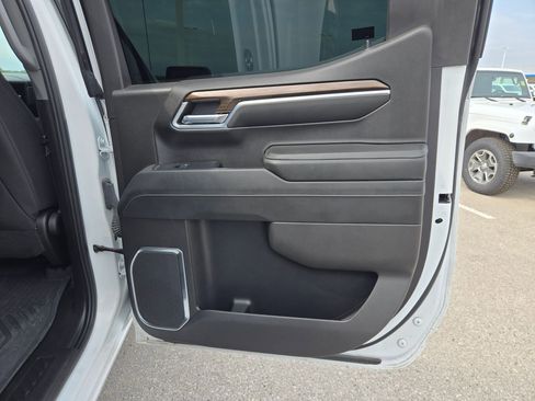 Certified 2023 Chevrolet Silverado 1500 LT Trail Boss w/ Convenience Package II AWD/4WD image 19