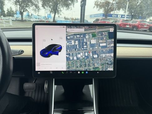 Used 2018 Tesla Model 3 Long Range image 16