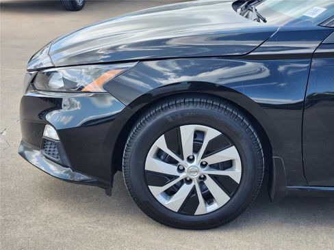 Used 2022 Nissan Altima 2.5 S FWD image 7