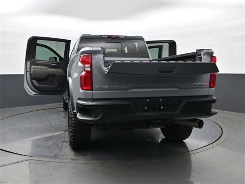 Used 2024 Chevrolet Silverado 2500 ZR2 w/ Technology Package image 32