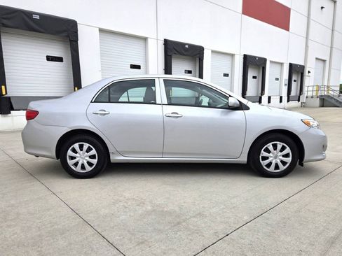 Used 2010 Toyota Corolla LE FWD image 4