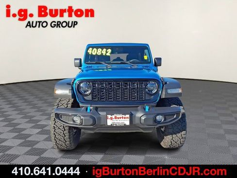 Used 2024 Jeep Wrangler Unlimited image 2