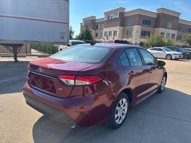 Used 2025 Toyota Corolla LE FWD image 5