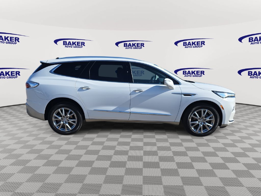Used 2023 Buick Enclave Essence w/ Experience Buick Package AWD/4WD image 4