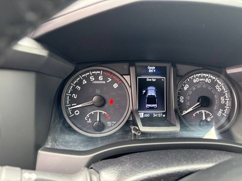 Used 2023 Toyota Tacoma TRD Sport AWD/4WD image 9