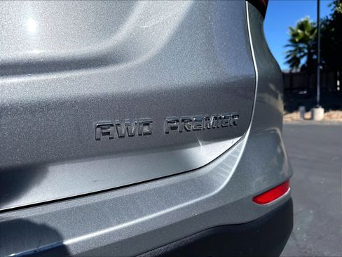 Used 2024 Chevrolet Equinox Premier AWD/4WD image 11