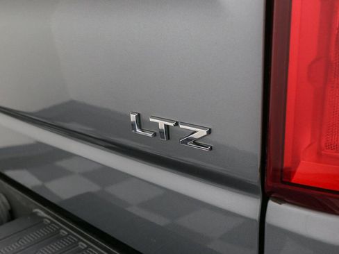 Used 2019 Chevrolet Silverado 1500 LTZ AWD/4WD image 11