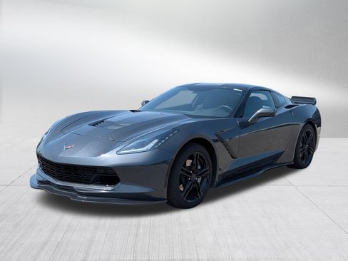 Used 2017 Chevrolet Corvette Stingray Coupe w/ 1LT RWD image 3
