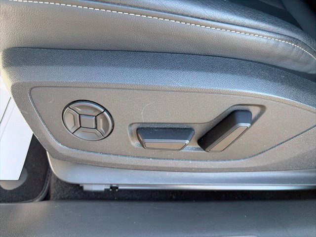 Used 2024 Audi Q4 e-tron Premium Plus AWD/4WD image 9