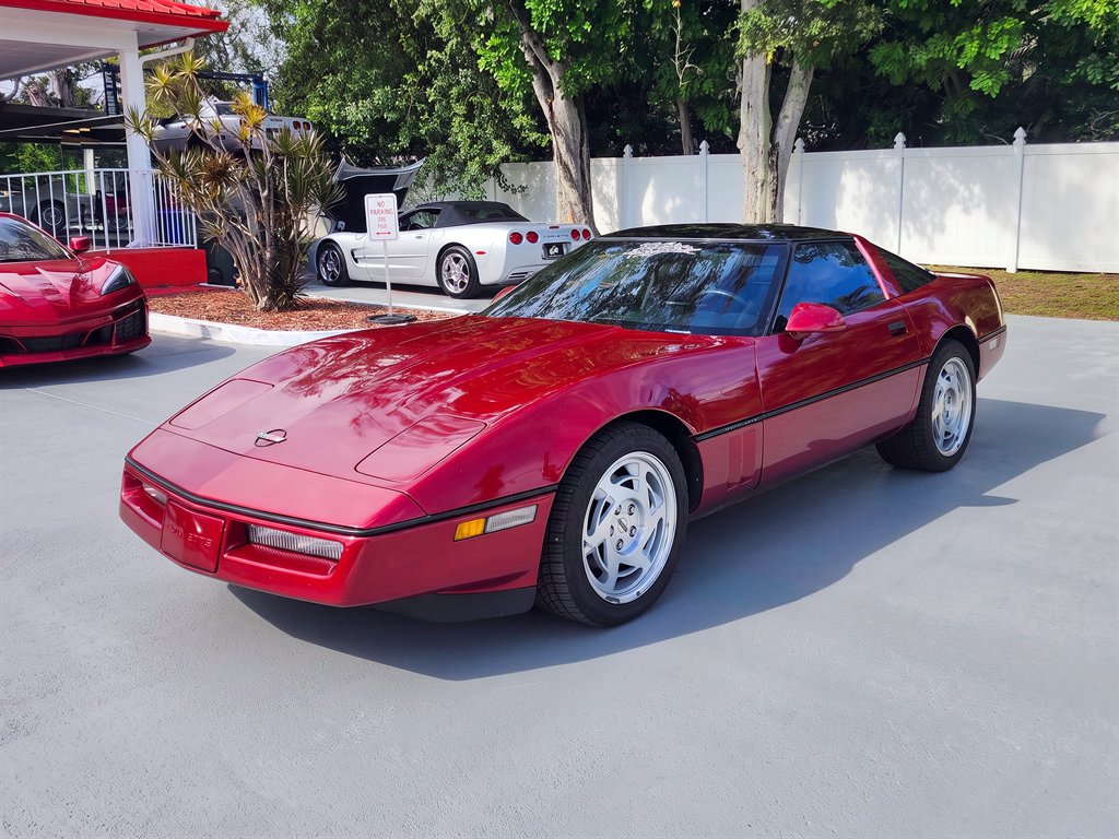 Used 1990 Chevrolet Corvette Coupe RWD image 4