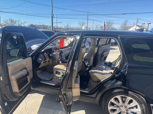 Used 2017 Land Rover Range Rover HSE image 46