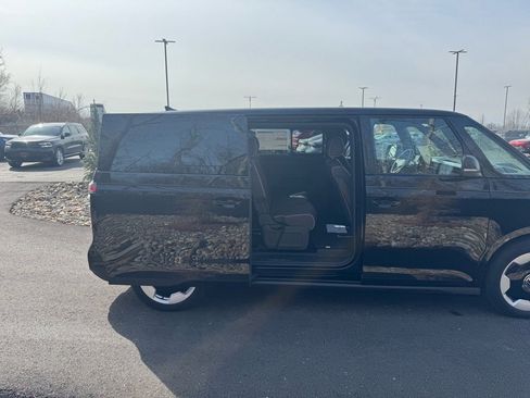 New 2025 Volkswagen ID. Buzz Pro S image 16