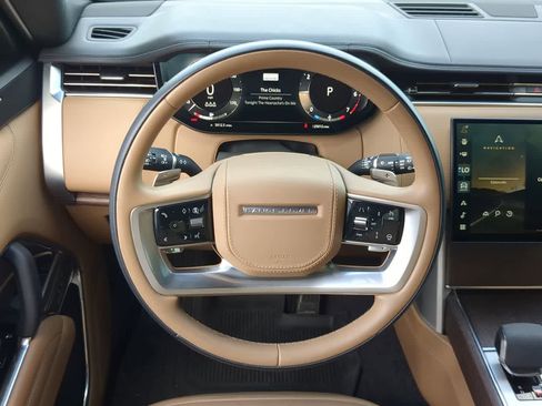 Used 2025 Land Rover Range Rover SE AWD/4WD image 24