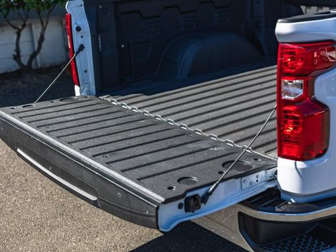 Used 2025 Chevrolet Silverado 1500 LT w/ Protection Package AWD/4WD image 10