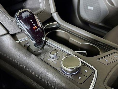 New 2025 Cadillac XT5 Luxury image 11