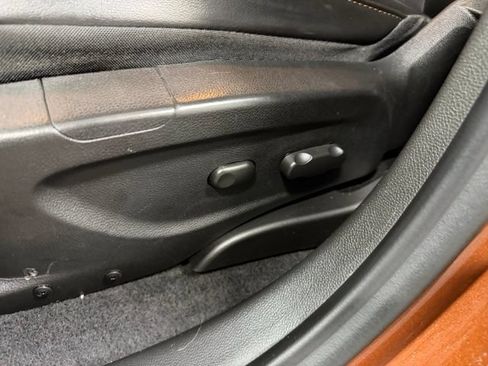 Used 2019 Chevrolet Trax LT w/ LT Convenience Package AWD/4WD image 19