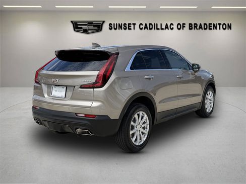 Certified 2023 Cadillac XT4 Luxury w/ Driver Awareness Package FWD image 3