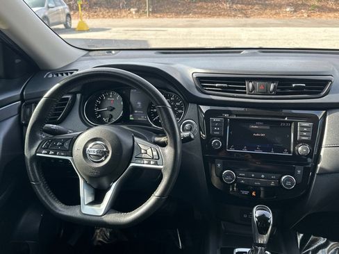 Used 2020 Nissan Rogue SV image 27